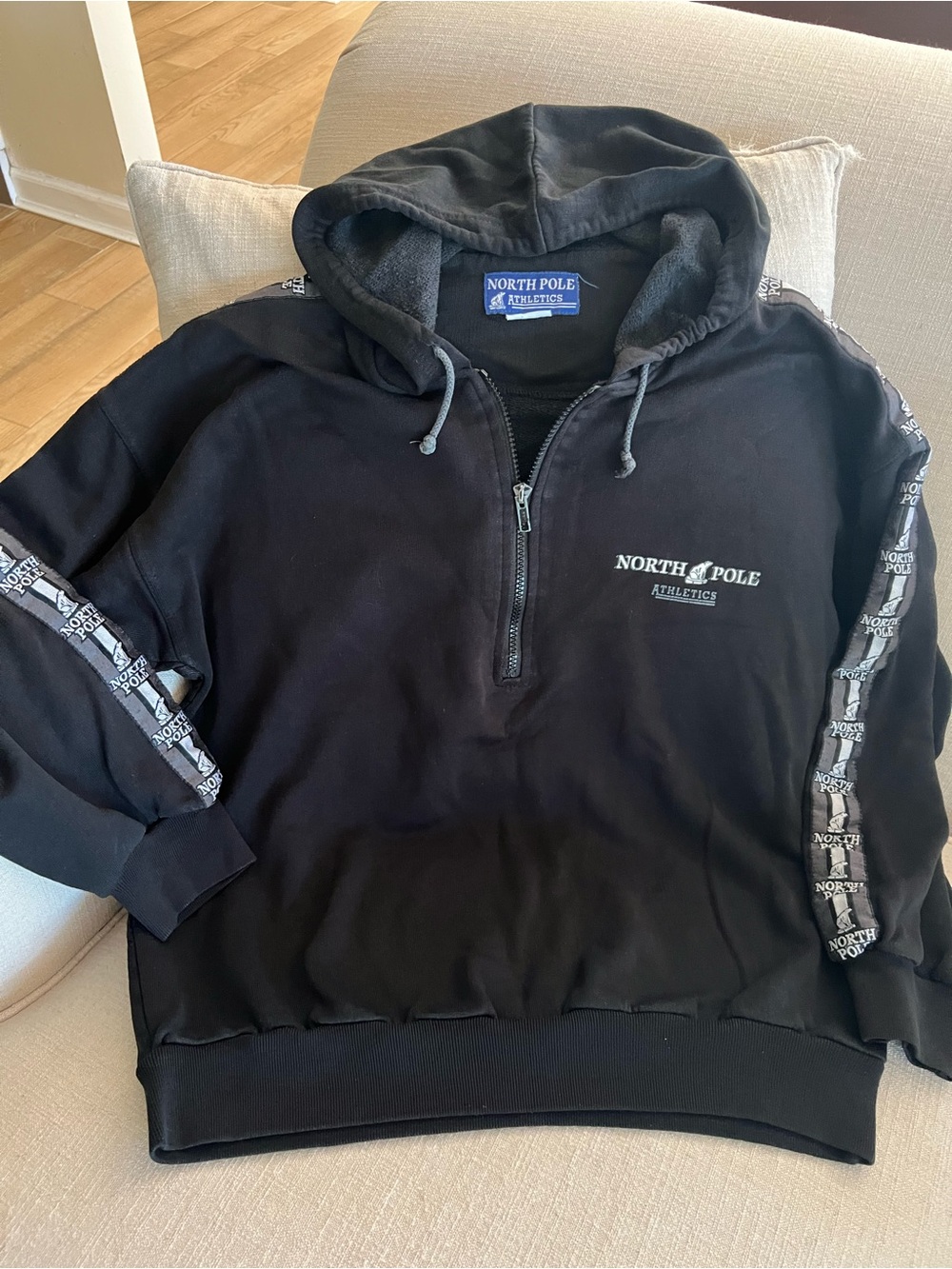 Vintage 1990s North Pole Athletics Men’s Black Half-Zip Hoodie Sweatshirt